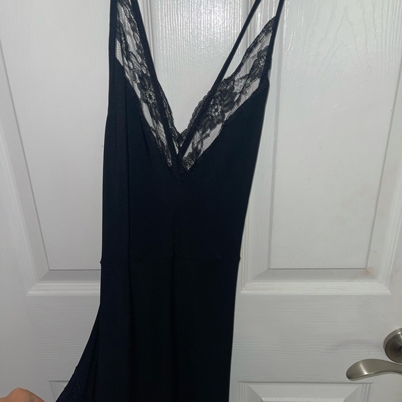 Maxi black dress with open side leg - Picture 2 of 7